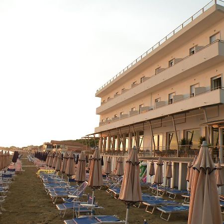 פולוניקה Hotel Parrini מראה חיצוני תמונה