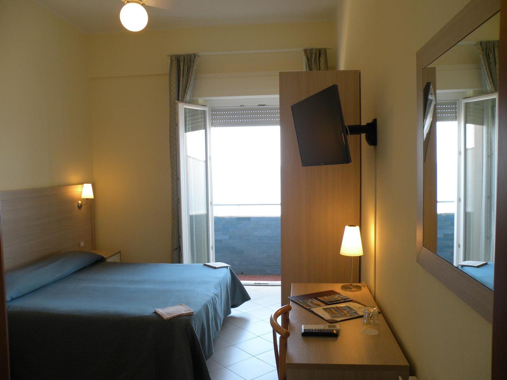 פולוניקה Hotel Parrini חדר תמונה