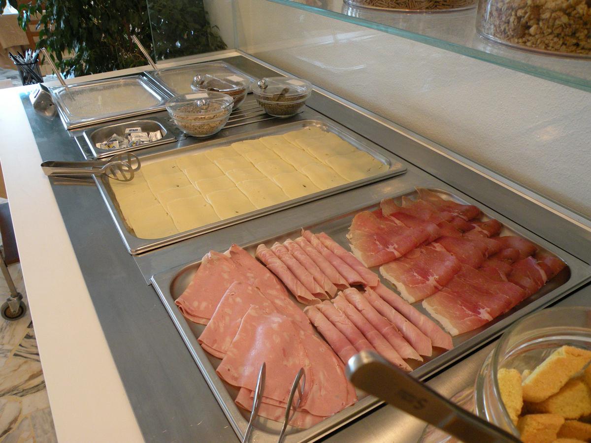 פולוניקה Hotel Parrini מראה חיצוני תמונה